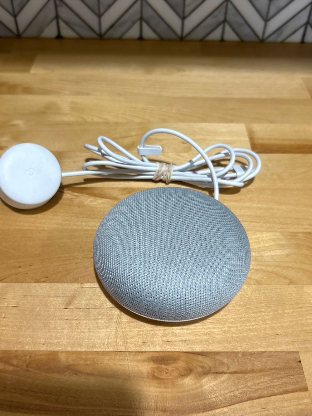 Google Home Mini Smart Speaker with Google Assistant- Chalk (US) used works
